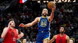 NBA: Stephen Curry supera a Michael Jordan con un récord histórico