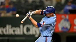 Chris Young detiene los rumores: Corey Seager "no está en venta"