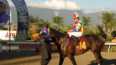 La hija de propietario que usó el inglés para garantizar la victoria de Katie Davis en La Rinconada La hija de propietario que usó el inglés para garantizar la victoria de Katie Davis en La Rinconada