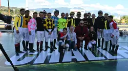 El veredicto de una leyenda: Mike Smith califica de increíble la atmósfera del Jockey Challenge en Venezuela