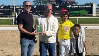 Juan Carlos Ávila lidera el meeting de Tampa Bay Downs y recibe galardón Juan Carlos Ávila lidera el meeting de Tampa Bay Downs y recibe galardón