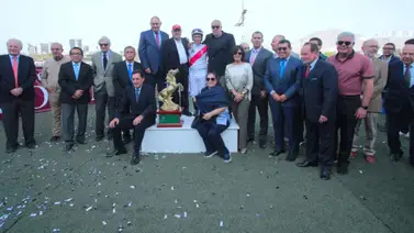 El Hipódromo de Monterrico despidió a Edwin Talaverano: Se retira una leyenda viva del turf sudamericano El Hipódromo de Monterrico despidió a Edwin Talaverano: Se retira una leyenda viva del turf sudamericano