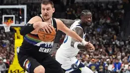 El "Joker" se viste de Santa Claus: Jokić entra en el exclusivo club de los triples-dobles navideños